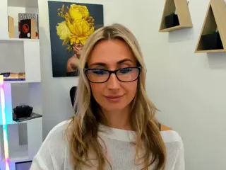 HappySmileee's Live Sex Cam Show