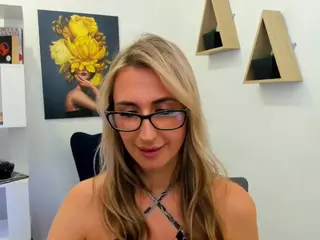 HappySmileee's Live Sex Cam Show