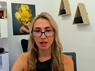 HappySmileee's Live Sex Cam Show