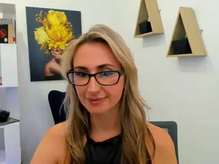 HappySmileee's Live Sex Cam Show