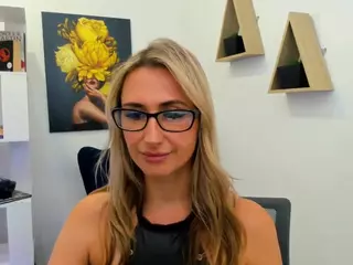 HappySmileee's Live Sex Cam Show