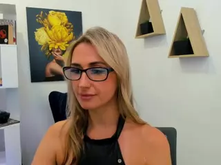 HappySmileee's Live Sex Cam Show