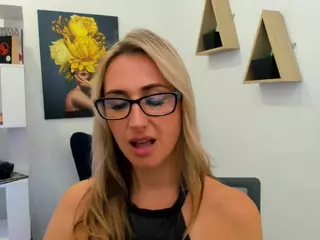 HappySmileee's Live Sex Cam Show