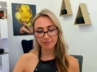 HappySmileee's Live Sex Cam Show