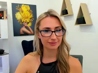 HappySmileee's Live Sex Cam Show