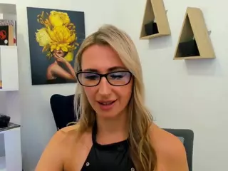 HappySmileee's Live Sex Cam Show