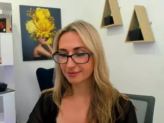 HappySmileee's Live Sex Cam Show