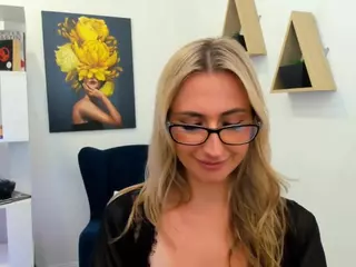 HappySmileee's Live Sex Cam Show