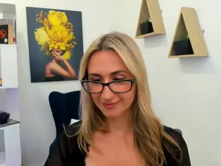 HappySmileee's Live Sex Cam Show