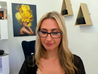 HappySmileee's Live Sex Cam Show