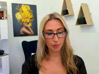 HappySmileee's Live Sex Cam Show