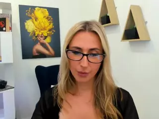 HappySmileee's Live Sex Cam Show