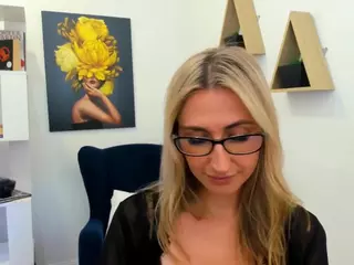 HappySmileee's Live Sex Cam Show