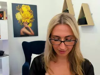 HappySmileee's Live Sex Cam Show