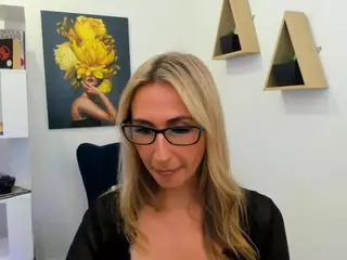 HappySmileee's Live Sex Cam Show