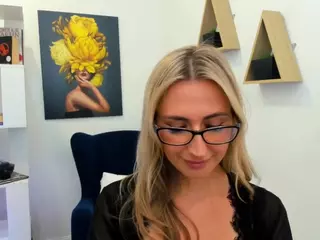 HappySmileee's Live Sex Cam Show