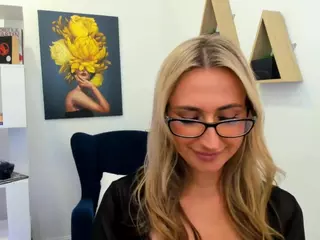 HappySmileee's Live Sex Cam Show