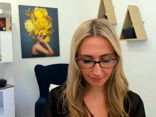 HappySmileee's Live Sex Cam Show