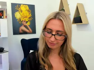 HappySmileee's Live Sex Cam Show