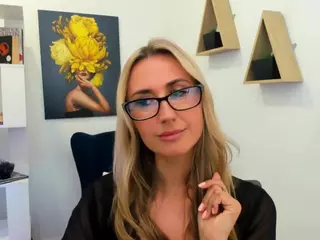 HappySmileee's Live Sex Cam Show