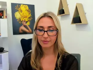 HappySmileee's Live Sex Cam Show
