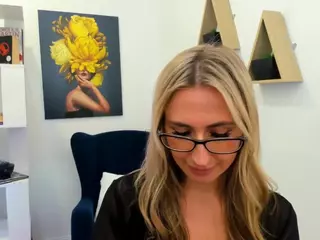 HappySmileee's Live Sex Cam Show