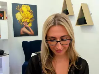 HappySmileee's Live Sex Cam Show
