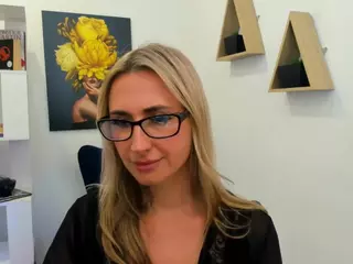 HappySmileee's Live Sex Cam Show
