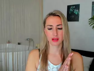 HappySmileee's Live Sex Cam Show