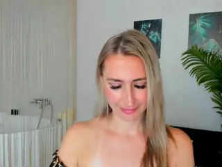 HappySmileee's Live Sex Cam Show