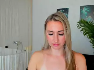 HappySmileee's Live Sex Cam Show