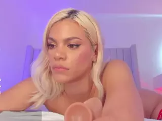 Shelynna🦋's Live Sex Cam Show