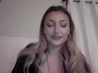 sofiagold9210's Live Sex Cam Show