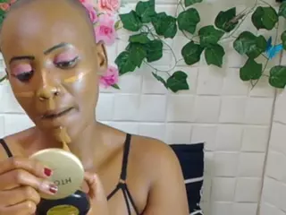 EbonyOlive69's Live Sex Cam Show