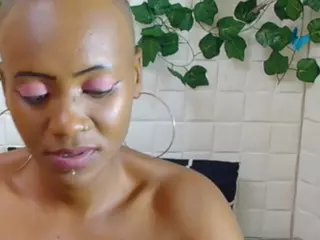 EbonyOlive69's Live Sex Cam Show