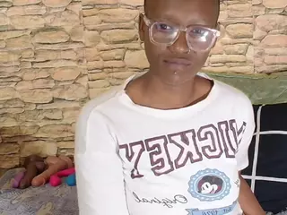 EbonyOlive69's Live Sex Cam Show