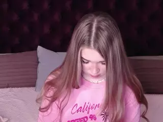 EvaPeachh's Live Sex Cam Show