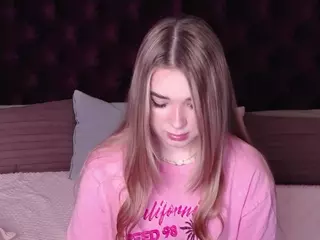 EvaPeachh's Live Sex Cam Show