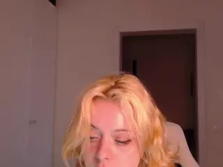 KatieMelone's Live Sex Cam Show