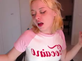 KatieMelone's Live Sex Cam Show