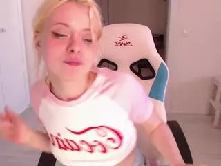 KatieMelone's Live Sex Cam Show