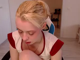 KatieMelone's Live Sex Cam Show
