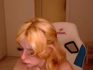 KatieMelone's Live Sex Cam Show