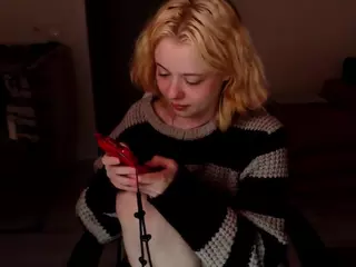 KatieMelone's Live Sex Cam Show