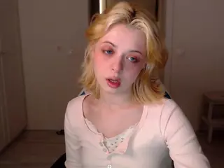 KatieMelone's Live Sex Cam Show