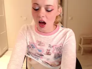 KatieMelone's Live Sex Cam Show