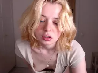 KatieMelone's Live Sex Cam Show