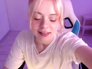 KatieMelone's Live Sex Cam Show