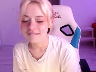 KatieMelone's Live Sex Cam Show