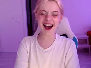 KatieMelone's Live Sex Cam Show